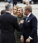 Amsterdam 18 april 2024
Contraprestatie
Koning Felipe en Koningin Letizia bieden het Koninklijk Paar een receptie aan in Museum STRAAT in Amsterdam. Hierbij is ook de Prinses van Oranje aanwezig. Tijdens de receptie openen de Koninklijke Paren een expositie van tien Spaanse en Nederlandse muurschilders. De tentoonstelling is tot en met 2 juni te bezoeken. Na de receptie neemt het Koninklijk Paar afscheid van de Spaanse Koning en Koningin. Aanwezig Koning Felipe Koningin Letizia Koning Willem Alexnader Koningin Maxima Prinses Amalia Prinses Margriet en Mr Pieter v Vollenhoven.