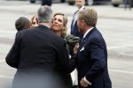 Amsterdam 18 april 2024
Contraprestatie
Koning Felipe en Koningin Letizia bieden het Koninklijk Paar een receptie aan in Museum STRAAT in Amsterdam. Hierbij is ook de Prinses van Oranje aanwezig. Tijdens de receptie openen de Koninklijke Paren een expositie van tien Spaanse en Nederlandse muurschilders. De tentoonstelling is tot en met 2 juni te bezoeken. Na de receptie neemt het Koninklijk Paar afscheid van de Spaanse Koning en Koningin. Aanwezig Koning Felipe Koningin Letizia Koning Willem Alexnader Koningin Maxima Prinses Amalia Prinses Margriet en Mr Pieter v Vollenhoven.