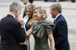 Amsterdam 18 april 2024
Contraprestatie
Koning Felipe en Koningin Letizia bieden het Koninklijk Paar een receptie aan in Museum STRAAT in Amsterdam. Hierbij is ook de Prinses van Oranje aanwezig. Tijdens de receptie openen de Koninklijke Paren een expositie van tien Spaanse en Nederlandse muurschilders. De tentoonstelling is tot en met 2 juni te bezoeken. Na de receptie neemt het Koninklijk Paar afscheid van de Spaanse Koning en Koningin. Aanwezig Koning Felipe Koningin Letizia Koning Willem Alexnader Koningin Maxima Prinses Amalia Prinses Margriet en Mr Pieter v Vollenhoven.