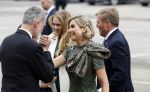 Amsterdam 18 april 2024
Contraprestatie
Koning Felipe en Koningin Letizia bieden het Koninklijk Paar een receptie aan in Museum STRAAT in Amsterdam. Hierbij is ook de Prinses van Oranje aanwezig. Tijdens de receptie openen de Koninklijke Paren een expositie van tien Spaanse en Nederlandse muurschilders. De tentoonstelling is tot en met 2 juni te bezoeken. Na de receptie neemt het Koninklijk Paar afscheid van de Spaanse Koning en Koningin. Aanwezig Koning Felipe Koningin Letizia Koning Willem Alexnader Koningin Maxima Prinses Amalia Prinses Margriet en Mr Pieter v Vollenhoven.