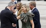 Amsterdam 18 april 2024
Contraprestatie
Koning Felipe en Koningin Letizia bieden het Koninklijk Paar een receptie aan in Museum STRAAT in Amsterdam. Hierbij is ook de Prinses van Oranje aanwezig. Tijdens de receptie openen de Koninklijke Paren een expositie van tien Spaanse en Nederlandse muurschilders. De tentoonstelling is tot en met 2 juni te bezoeken. Na de receptie neemt het Koninklijk Paar afscheid van de Spaanse Koning en Koningin. Aanwezig Koning Felipe Koningin Letizia Koning Willem Alexnader Koningin Maxima Prinses Amalia Prinses Margriet en Mr Pieter v Vollenhoven.