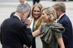 Amsterdam 18 april 2024
Contraprestatie
Koning Felipe en Koningin Letizia bieden het Koninklijk Paar een receptie aan in Museum STRAAT in Amsterdam. Hierbij is ook de Prinses van Oranje aanwezig. Tijdens de receptie openen de Koninklijke Paren een expositie van tien Spaanse en Nederlandse muurschilders. De tentoonstelling is tot en met 2 juni te bezoeken. Na de receptie neemt het Koninklijk Paar afscheid van de Spaanse Koning en Koningin. Aanwezig Koning Felipe Koningin Letizia Koning Willem Alexnader Koningin Maxima Prinses Amalia Prinses Margriet en Mr Pieter v Vollenhoven.