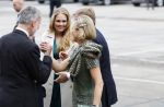 Amsterdam 18 april 2024
Contraprestatie
Koning Felipe en Koningin Letizia bieden het Koninklijk Paar een receptie aan in Museum STRAAT in Amsterdam. Hierbij is ook de Prinses van Oranje aanwezig. Tijdens de receptie openen de Koninklijke Paren een expositie van tien Spaanse en Nederlandse muurschilders. De tentoonstelling is tot en met 2 juni te bezoeken. Na de receptie neemt het Koninklijk Paar afscheid van de Spaanse Koning en Koningin. Aanwezig Koning Felipe Koningin Letizia Koning Willem Alexnader Koningin Maxima Prinses Amalia Prinses Margriet en Mr Pieter v Vollenhoven.