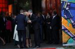Amsterdam 18 april 2024
Contraprestatie
Koning Felipe en Koningin Letizia bieden het Koninklijk Paar een receptie aan in Museum STRAAT in Amsterdam. Hierbij is ook de Prinses van Oranje aanwezig. Tijdens de receptie openen de Koninklijke Paren een expositie van tien Spaanse en Nederlandse muurschilders. De tentoonstelling is tot en met 2 juni te bezoeken. Na de receptie neemt het Koninklijk Paar afscheid van de Spaanse Koning en Koningin. Aanwezig Koning Felipe Koningin Letizia Koning Willem Alexnader Koningin Maxima Prinses Amalia Prinses Margriet en Mr Pieter v Vollenhoven.