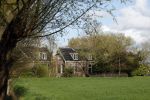 Abcoude 4 april 2024
Het huis van peter v d Vorst en zijn partner staat te koop voor 4.800.000 euro.