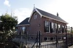Abcoude 4 april 2024
Het huis van peter v d Vorst en zijn partner staat te koop voor 4.800.000 euro.