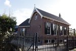 Abcoude 4 april 2024
Het huis van peter v d Vorst en zijn partner staat te koop voor 4.800.000 euro.