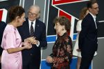 Amsterdam 18 april 2024
Contraprestatie
Koning Felipe en Koningin Letizia bieden het Koninklijk Paar een receptie aan in Museum STRAAT in Amsterdam. Hierbij is ook de Prinses van Oranje aanwezig. Tijdens de receptie openen de Koninklijke Paren een expositie van tien Spaanse en Nederlandse muurschilders. De tentoonstelling is tot en met 2 juni te bezoeken. Na de receptie neemt het Koninklijk Paar afscheid van de Spaanse Koning en Koningin. Aanwezig Koning Felipe Koningin Letizia Koning Willem Alexnader Koningin Maxima Prinses Amalia Prinses Margriet en Mr Pieter v Vollenhoven.