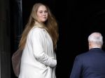 Amsterdam 17 april 2024
Staatsbezoek Nederland - Spanje met Koning Willem Alexander Koningin Maxima Koning Filipe en Koningin Letizia van Spanje aan Nederland . Prinses Amalia arriveert met haar auto bij het paleis . Ze heeft een tas bij met een slotje erop.