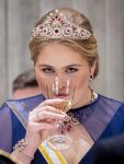 Amsterdam 17 april 2024
Staatsbezoek van Nederland en Spanje met Koning Willem Alexander Koningin Maxima Prinses Amalia Koning Felipe en Koninigin Letizia. Dit was het eerste staatsbanket van Prinses Amalia in het paleis op de Dam.