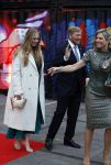 Amsterdam 18 april 2024
Contraprestatie
Koning Felipe en Koningin Letizia bieden het Koninklijk Paar een receptie aan in Museum STRAAT in Amsterdam. Hierbij is ook de Prinses van Oranje aanwezig. Tijdens de receptie openen de Koninklijke Paren een expositie van tien Spaanse en Nederlandse muurschilders. De tentoonstelling is tot en met 2 juni te bezoeken. Na de receptie neemt het Koninklijk Paar afscheid van de Spaanse Koning en Koningin. Aanwezig Koning Felipe Koningin Letizia Koning Willem Alexnader Koningin Maxima Prinses Amalia Prinses Margriet en Mr Pieter v Vollenhoven.