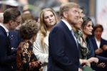 Amsterdam 18 april 2024
Contraprestatie
Koning Felipe en Koningin Letizia bieden het Koninklijk Paar een receptie aan in Museum STRAAT in Amsterdam. Hierbij is ook de Prinses van Oranje aanwezig. Tijdens de receptie openen de Koninklijke Paren een expositie van tien Spaanse en Nederlandse muurschilders. De tentoonstelling is tot en met 2 juni te bezoeken. Na de receptie neemt het Koninklijk Paar afscheid van de Spaanse Koning en Koningin. Aanwezig Koning Felipe Koningin Letizia Koning Willem Alexnader Koningin Maxima Prinses Amalia Prinses Margriet en Mr Pieter v Vollenhoven.