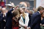 Amsterdam 18 april 2024
Contraprestatie
Koning Felipe en Koningin Letizia bieden het Koninklijk Paar een receptie aan in Museum STRAAT in Amsterdam. Hierbij is ook de Prinses van Oranje aanwezig. Tijdens de receptie openen de Koninklijke Paren een expositie van tien Spaanse en Nederlandse muurschilders. De tentoonstelling is tot en met 2 juni te bezoeken. Na de receptie neemt het Koninklijk Paar afscheid van de Spaanse Koning en Koningin. Aanwezig Koning Felipe Koningin Letizia Koning Willem Alexnader Koningin Maxima Prinses Amalia Prinses Margriet en Mr Pieter v Vollenhoven.