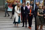 Amsterdam 18 april 2024
Contraprestatie
Koning Felipe en Koningin Letizia bieden het Koninklijk Paar een receptie aan in Museum STRAAT in Amsterdam. Hierbij is ook de Prinses van Oranje aanwezig. Tijdens de receptie openen de Koninklijke Paren een expositie van tien Spaanse en Nederlandse muurschilders. De tentoonstelling is tot en met 2 juni te bezoeken. Na de receptie neemt het Koninklijk Paar afscheid van de Spaanse Koning en Koningin. Aanwezig Koning Felipe Koningin Letizia Koning Willem Alexnader Koningin Maxima Prinses Amalia Prinses Margriet en Mr Pieter v Vollenhoven.