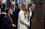 Amsterdam 18 april 2024
Contraprestatie
Koning Felipe en Koningin Letizia bieden het Koninklijk Paar een receptie aan in Museum STRAAT in Amsterdam. Hierbij is ook de Prinses van Oranje aanwezig. Tijdens de receptie openen de Koninklijke Paren een expositie van tien Spaanse en Nederlandse muurschilders. De tentoonstelling is tot en met 2 juni te bezoeken. Na de receptie neemt het Koninklijk Paar afscheid van de Spaanse Koning en Koningin. Aanwezig Koning Felipe Koningin Letizia Koning Willem Alexnader Koningin Maxima Prinses Amalia Prinses Margriet en Mr Pieter v Vollenhoven.