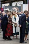 Amsterdam 18 april 2024
Contraprestatie
Koning Felipe en Koningin Letizia bieden het Koninklijk Paar een receptie aan in Museum STRAAT in Amsterdam. Hierbij is ook de Prinses van Oranje aanwezig. Tijdens de receptie openen de Koninklijke Paren een expositie van tien Spaanse en Nederlandse muurschilders. De tentoonstelling is tot en met 2 juni te bezoeken. Na de receptie neemt het Koninklijk Paar afscheid van de Spaanse Koning en Koningin. Aanwezig Koning Felipe Koningin Letizia Koning Willem Alexnader Koningin Maxima Prinses Amalia Prinses Margriet en Mr Pieter v Vollenhoven.