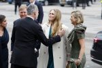 Amsterdam 18 april 2024
Contraprestatie
Koning Felipe en Koningin Letizia bieden het Koninklijk Paar een receptie aan in Museum STRAAT in Amsterdam. Hierbij is ook de Prinses van Oranje aanwezig. Tijdens de receptie openen de Koninklijke Paren een expositie van tien Spaanse en Nederlandse muurschilders. De tentoonstelling is tot en met 2 juni te bezoeken. Na de receptie neemt het Koninklijk Paar afscheid van de Spaanse Koning en Koningin. Aanwezig Koning Felipe Koningin Letizia Koning Willem Alexnader Koningin Maxima Prinses Amalia Prinses Margriet en Mr Pieter v Vollenhoven.