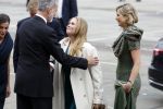 Amsterdam 18 april 2024
Contraprestatie
Koning Felipe en Koningin Letizia bieden het Koninklijk Paar een receptie aan in Museum STRAAT in Amsterdam. Hierbij is ook de Prinses van Oranje aanwezig. Tijdens de receptie openen de Koninklijke Paren een expositie van tien Spaanse en Nederlandse muurschilders. De tentoonstelling is tot en met 2 juni te bezoeken. Na de receptie neemt het Koninklijk Paar afscheid van de Spaanse Koning en Koningin. Aanwezig Koning Felipe Koningin Letizia Koning Willem Alexnader Koningin Maxima Prinses Amalia Prinses Margriet en Mr Pieter v Vollenhoven.