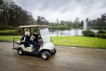 Baar Soestdijk 4 april 2024
Prinses Beatrix onthult het bronzen standbeeld â€˜Het Koninklijk Gezinâ€™ in het park van Paleis Soestdijk. Het groepsportret is in 1996 gemaakt door beeldhouwer Arthur Spronken en bestaat uit de portretten van prinses Beatrix, prins Claus en hun drie zonen.