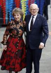 Amsterdam 18 april 2024
Contraprestatie
Koning Felipe en Koningin Letizia bieden het Koninklijk Paar een receptie aan in Museum STRAAT in Amsterdam. Hierbij is ook de Prinses van Oranje aanwezig. Tijdens de receptie openen de Koninklijke Paren een expositie van tien Spaanse en Nederlandse muurschilders. De tentoonstelling is tot en met 2 juni te bezoeken. Na de receptie neemt het Koninklijk Paar afscheid van de Spaanse Koning en Koningin. Aanwezig Koning Felipe Koningin Letizia Koning Willem Alexnader Koningin Maxima Prinses Amalia Prinses Margriet en Mr Pieter v Vollenhoven.