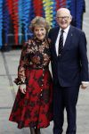 Amsterdam 18 april 2024
Contraprestatie
Koning Felipe en Koningin Letizia bieden het Koninklijk Paar een receptie aan in Museum STRAAT in Amsterdam. Hierbij is ook de Prinses van Oranje aanwezig. Tijdens de receptie openen de Koninklijke Paren een expositie van tien Spaanse en Nederlandse muurschilders. De tentoonstelling is tot en met 2 juni te bezoeken. Na de receptie neemt het Koninklijk Paar afscheid van de Spaanse Koning en Koningin. Aanwezig Koning Felipe Koningin Letizia Koning Willem Alexnader Koningin Maxima Prinses Amalia Prinses Margriet en Mr Pieter v Vollenhoven.