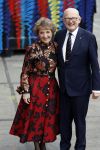 Amsterdam 18 april 2024
Contraprestatie
Koning Felipe en Koningin Letizia bieden het Koninklijk Paar een receptie aan in Museum STRAAT in Amsterdam. Hierbij is ook de Prinses van Oranje aanwezig. Tijdens de receptie openen de Koninklijke Paren een expositie van tien Spaanse en Nederlandse muurschilders. De tentoonstelling is tot en met 2 juni te bezoeken. Na de receptie neemt het Koninklijk Paar afscheid van de Spaanse Koning en Koningin. Aanwezig Koning Felipe Koningin Letizia Koning Willem Alexnader Koningin Maxima Prinses Amalia Prinses Margriet en Mr Pieter v Vollenhoven.