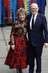 Amsterdam 18 april 2024
Contraprestatie
Koning Felipe en Koningin Letizia bieden het Koninklijk Paar een receptie aan in Museum STRAAT in Amsterdam. Hierbij is ook de Prinses van Oranje aanwezig. Tijdens de receptie openen de Koninklijke Paren een expositie van tien Spaanse en Nederlandse muurschilders. De tentoonstelling is tot en met 2 juni te bezoeken. Na de receptie neemt het Koninklijk Paar afscheid van de Spaanse Koning en Koningin. Aanwezig Koning Felipe Koningin Letizia Koning Willem Alexnader Koningin Maxima Prinses Amalia Prinses Margriet en Mr Pieter v Vollenhoven.