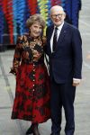 Amsterdam 18 april 2024
Contraprestatie
Koning Felipe en Koningin Letizia bieden het Koninklijk Paar een receptie aan in Museum STRAAT in Amsterdam. Hierbij is ook de Prinses van Oranje aanwezig. Tijdens de receptie openen de Koninklijke Paren een expositie van tien Spaanse en Nederlandse muurschilders. De tentoonstelling is tot en met 2 juni te bezoeken. Na de receptie neemt het Koninklijk Paar afscheid van de Spaanse Koning en Koningin. Aanwezig Koning Felipe Koningin Letizia Koning Willem Alexnader Koningin Maxima Prinses Amalia Prinses Margriet en Mr Pieter v Vollenhoven.