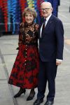 Amsterdam 18 april 2024
Contraprestatie
Koning Felipe en Koningin Letizia bieden het Koninklijk Paar een receptie aan in Museum STRAAT in Amsterdam. Hierbij is ook de Prinses van Oranje aanwezig. Tijdens de receptie openen de Koninklijke Paren een expositie van tien Spaanse en Nederlandse muurschilders. De tentoonstelling is tot en met 2 juni te bezoeken. Na de receptie neemt het Koninklijk Paar afscheid van de Spaanse Koning en Koningin. Aanwezig Koning Felipe Koningin Letizia Koning Willem Alexnader Koningin Maxima Prinses Amalia Prinses Margriet en Mr Pieter v Vollenhoven.