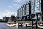 Amsterdam 21 april 2024
Jordy Huisman van Kris Kross Amsterdam viert zijn 40e verjaardag met een boottocht door de grachten van Amsterdam. Salonboot the titanic