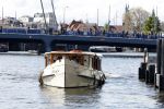 Amsterdam 21 april 2024
Jordy Huisman van Kris Kross Amsterdam viert zijn 40e verjaardag met een boottocht door de grachten van Amsterdam. Salonboot the titanic