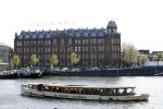Amsterdam 21 april 2024
Jordy Huisman van Kris Kross Amsterdam viert zijn 40e verjaardag met een boottocht door de grachten van Amsterdam. Salonboot the titanic