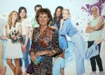 Amsterdam 3 april 2024
Amsterdamse premiere van Mamma Mia in het DeLaMar theater. Tetske v Ossewaarde