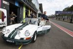 Zolder 15 april 2024
Presentatie nieuwe State of Art 24 uur van Le Mans racing lijn met mederwerking van State of Art Ambassadeur Tom Waes . Tom kwam aanrijden in een old timer porsche 911.