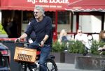 Amsterdam 12 april 2024
Victor Reinier op de fiets in Amsterdam zuid.