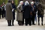 Amsterdam 18 april 2026
Crematie Sonja Barend op begraafplaats Zorgvlied . Haar man Abel Cahen met zijn dochters