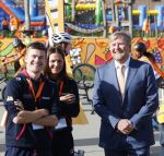 Zeewolde 17 april 2026
Koning Willem Alexander bezoekt de koningsspelen in Zeewolde . Britt Dekker presenteert het . Angel Daleman Joep Wennemars en Koning Willem Alexander