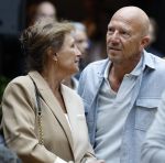 Zwolle 13 april 2026
Boekpresentatie een ode aan Jonnie Boer bij de Librije . Therese Boer en hun kinderen Jimmie Boer en Isabelle Boer waren natuurlijk aanwezig . Astrid Joosten met haar man Robbert Wigger
