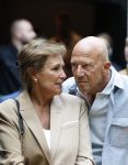 Zwolle 13 april 2026
Boekpresentatie een ode aan Jonnie Boer bij de Librije . Therese Boer en hun kinderen Jimmie Boer en Isabelle Boer waren natuurlijk aanwezig . Astrid Joosten met haar man Robbert Wigger