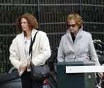 Amsterdam 18 april 2026
Crematie Sonja Barend op begraafplaats Zorgvlied . Barbara Barend met moeder