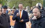 Dokkum 27 april 2026
Koningsdag is dit jaar in Dokkum . Namens de koninklijke familie zijn aanwezig : Koning Willem Alexander Koningin Maxima Prinses Amalia Prinses Alexia Prinses Ariane Prins Constantijn Prinses Laurentien Prins Maurits Prinses Marilene Prins Bernhard Prins Floris Prinses Aimee Prins Pieter Christiaan en Prinses Anita . Bertus Holkema