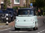 Amsterdam 25 april 2026
Daan Schuurmans en zijn vrouw Bracha v Doesburgh wonen weer in Amstewrdam zuid . Ze vervoeren zich in een fiat stadsauto.