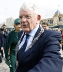 Scheveningen 2 april 2026
Koningin MÃ¡xima opent de gerenoveerde boulevard. De Scheveningse boulevard, al decennialang een van de bekendste en meest bezochte kustpromenades van Nederland, is de afgelopen jaren vernieuwd om beter aan te sluiten bij het groeiende aantal bezoekers en klaar te zijn voor de toekomst. Burgemeester Jan v Zanen begeleidde de Koningin . OOk de commisaris van de koning Wouter Kolff was aanwezig .