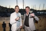 Malta 7 april 2026
John de Bever en Kees de Bever maken bij de Smart City Malta Studios bekend dat ze een speelfilm op gaan nemen . De film gaat heten alles voor de fans .