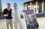 Malta 7 april 2026
John de Bever en Kees de Bever maken bij de Smart City Malta Studios bekend dat ze een speelfilm op gaan nemen . De film gaat heten alles voor de fans .