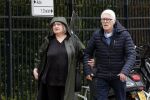 Amsterdam 18 april 2026
Crematie Sonja Barend op begraafplaats Zorgvlied . Kees v Kooten met vrouw