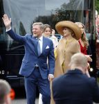 Dokkum 27 april 2026
Koningsdag is dit jaar in Dokkum . Namens de koninklijke familie zijn aanwezig : Koning Willem Alexander Koningin Maxima Prinses Amalia Prinses Alexia Prinses Ariane Prins Constantijn Prinses Laurentien Prins Maurits Prinses Marilene Prins Bernhard Prins Floris Prinses Aimee Prins Pieter Christiaan en Prinses Anita .