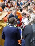 Dokkum 27 april 2026
Koningsdag is dit jaar in Dokkum . Namens de koninklijke familie zijn aanwezig : Koning Willem Alexander Koningin Maxima Prinses Amalia Prinses Alexia Prinses Ariane Prins Constantijn Prinses Laurentien Prins Maurits Prinses Marilene Prins Bernhard Prins Floris Prinses Aimee Prins Pieter Christiaan en Prinses Anita .
