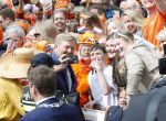 Dokkum 27 april 2026
Koningsdag is dit jaar in Dokkum . Namens de koninklijke familie zijn aanwezig : Koning Willem Alexander Koningin Maxima Prinses Amalia Prinses Alexia Prinses Ariane Prins Constantijn Prinses Laurentien Prins Maurits Prinses Marilene Prins Bernhard Prins Floris Prinses Aimee Prins Pieter Christiaan en Prinses Anita .