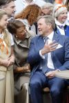 Dokkum 27 april 2026
Koningsdag is dit jaar in Dokkum . Namens de koninklijke familie zijn aanwezig : Koning Willem Alexander Koningin Maxima Prinses Amalia Prinses Alexia Prinses Ariane Prins Constantijn Prinses Laurentien Prins Maurits Prinses Marilene Prins Bernhard Prins Floris Prinses Aimee Prins Pieter Christiaan en Prinses Anita .
